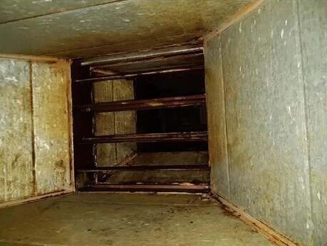 Same kitchen exhaust duct 7 months after ProMedUSA ozone installed